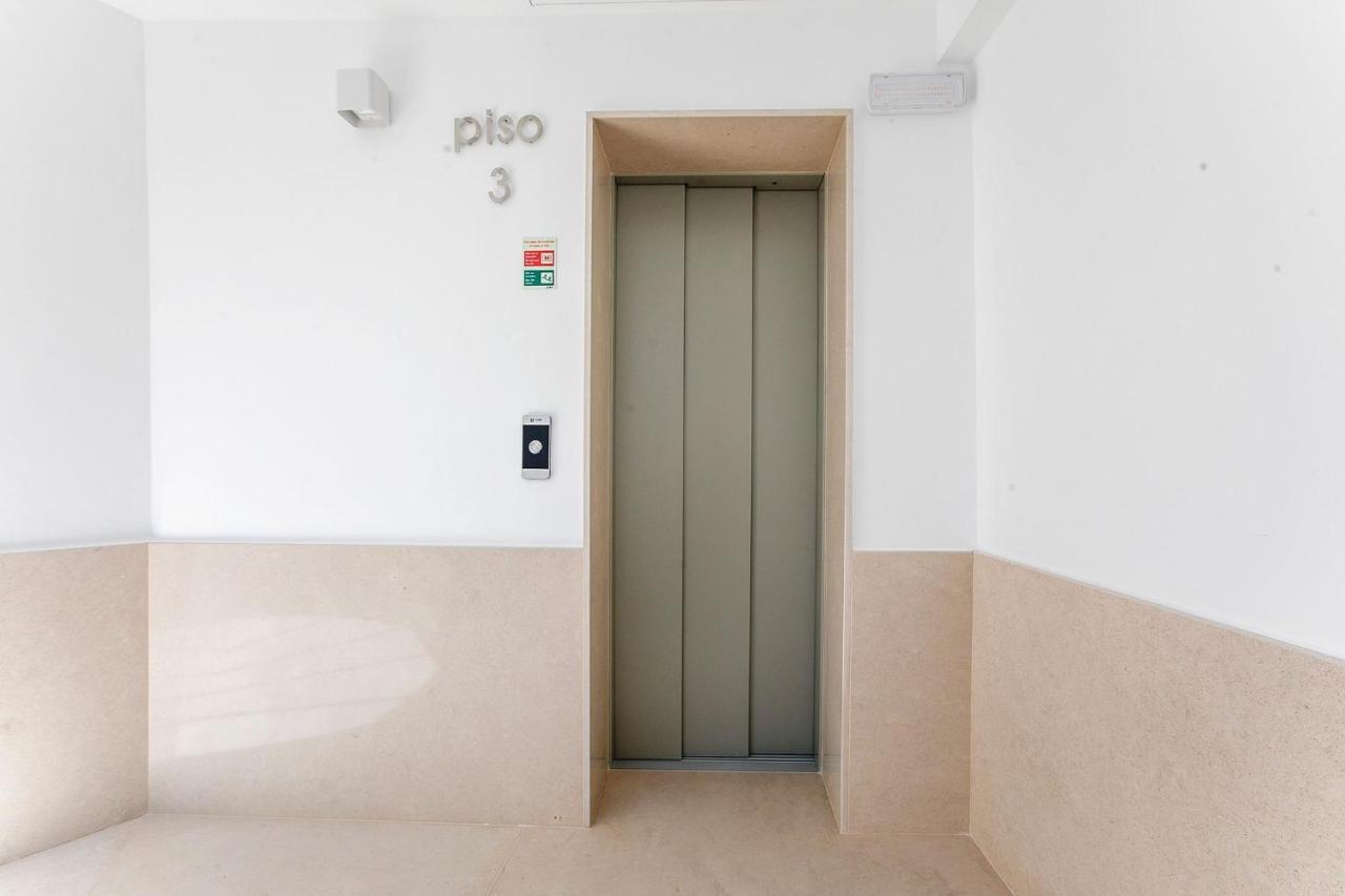 Luminous Premium Loft W/ac & Terrace By Lovelystay *