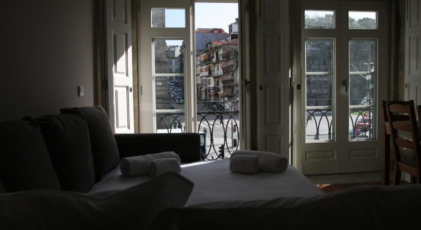 Guestready - Ayres W Balcony Garden Apartment Porto
