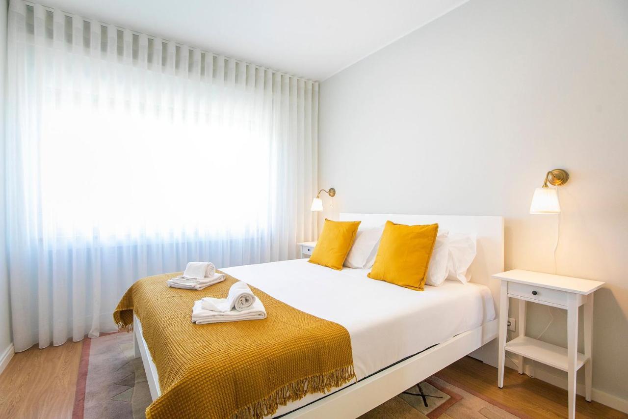 Apartment 3br With Balcony And Free Parking By Lovelystay *