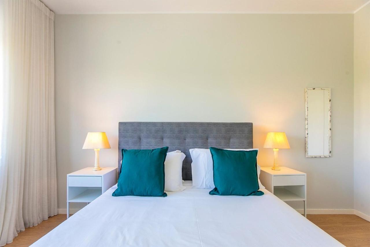Apartment 3br With Balcony And Free Parking By Lovelystay