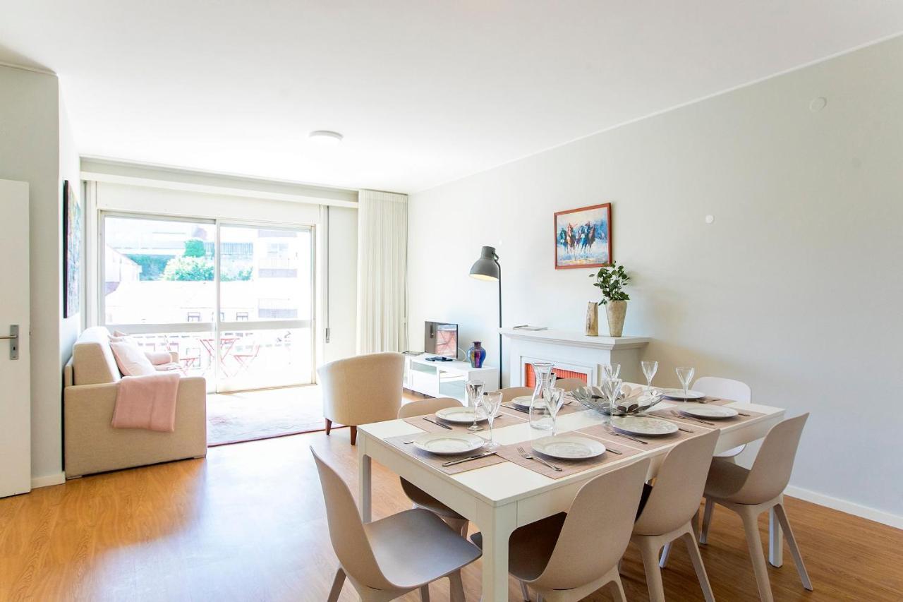 3br With Balcony And Free Parking By Lovelystay