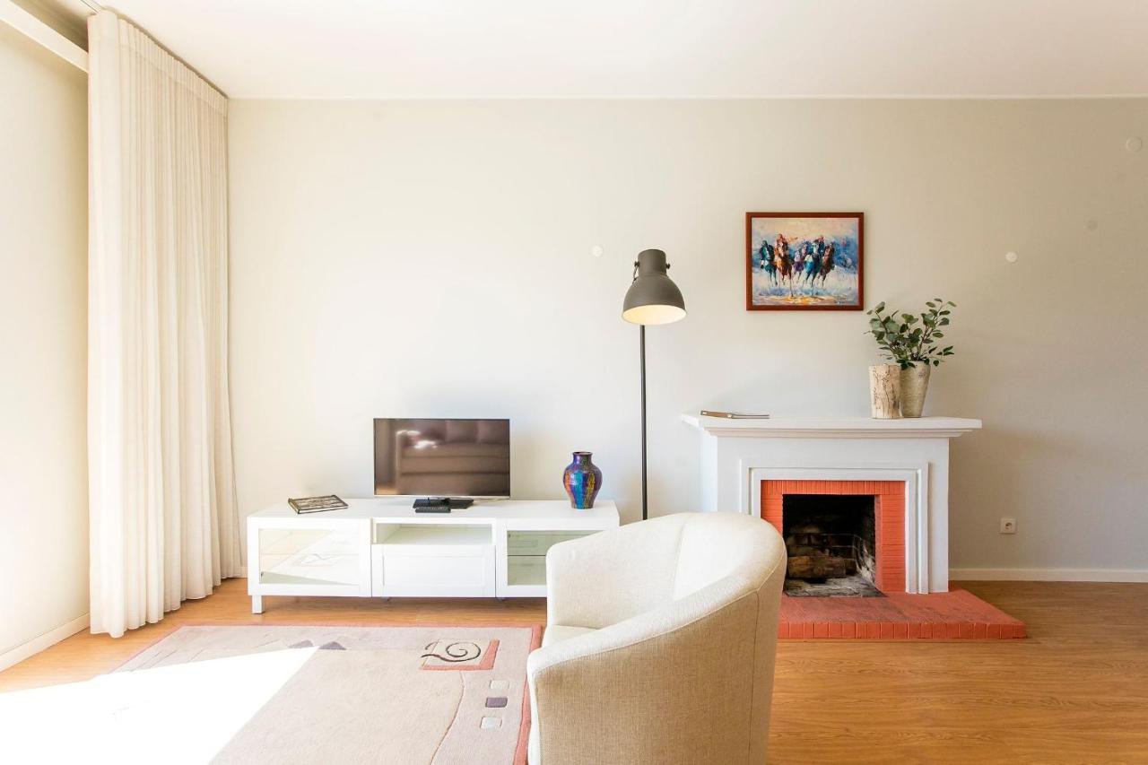 3br With Balcony And Free Parking By Lovelystay *