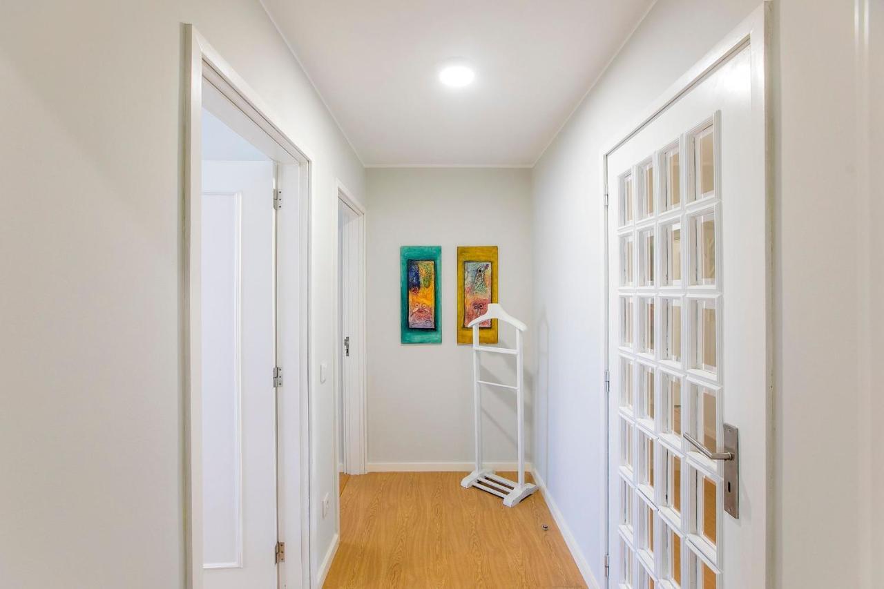 3br With Balcony And Free Parking By Lovelystay