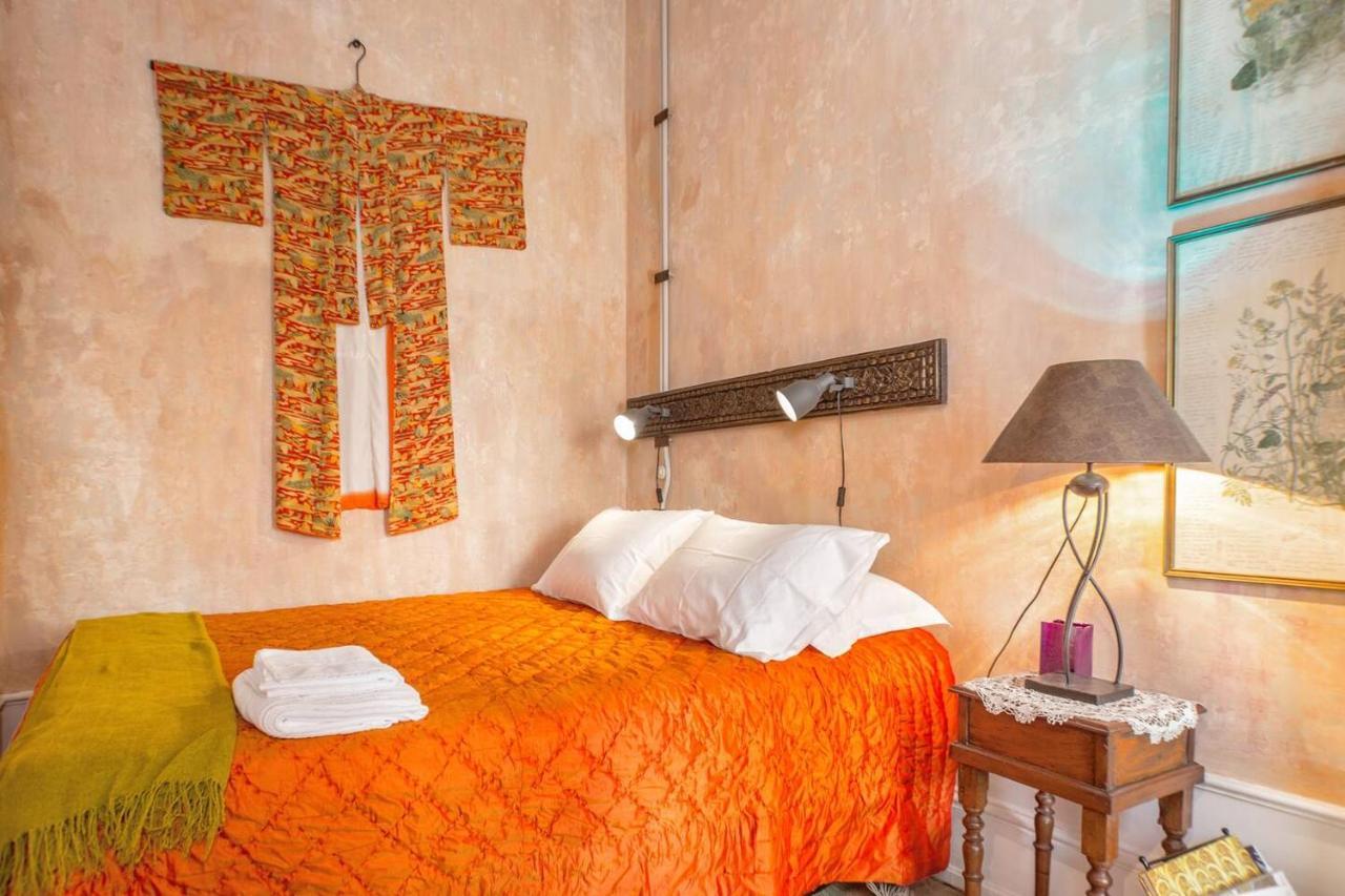 Viva Fabulous Old World Apartment