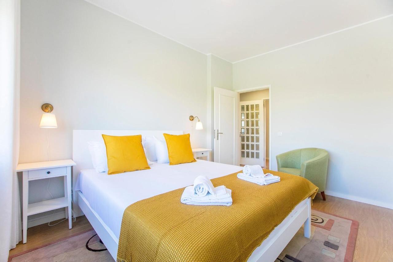 3br With Balcony And Free Parking By Lovelystay Porto