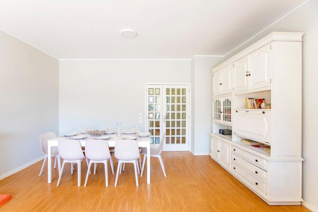 3br With Balcony And Free Parking By Lovelystay