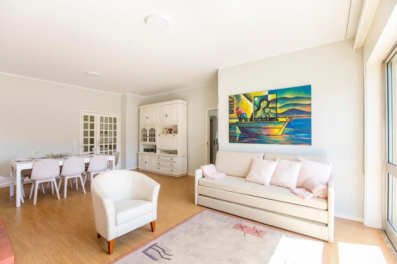 Apartment 3br With Balcony And Free Parking By Lovelystay *