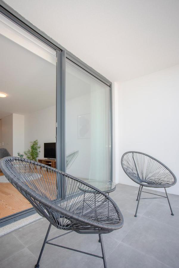 Apartment Liiiving In - View *