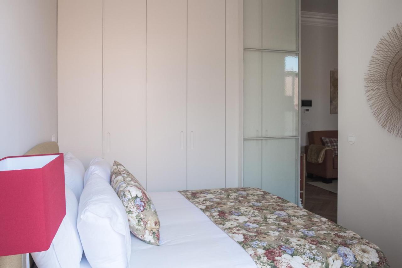Apartment Boutique Rentals-flores Chic In Historical Center *