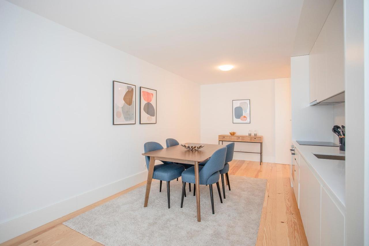 Liiiving In - View Apartment *