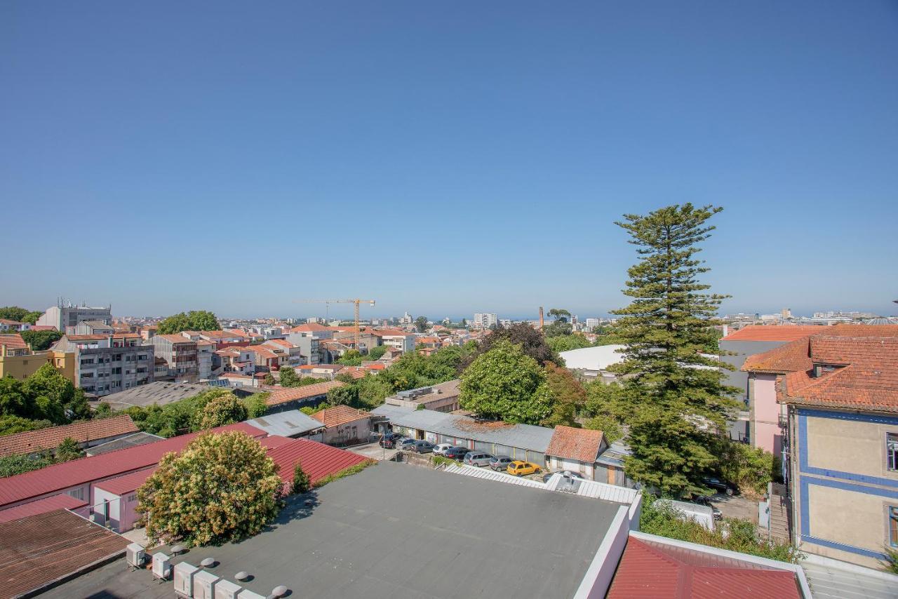 Liiiving In - View Porto