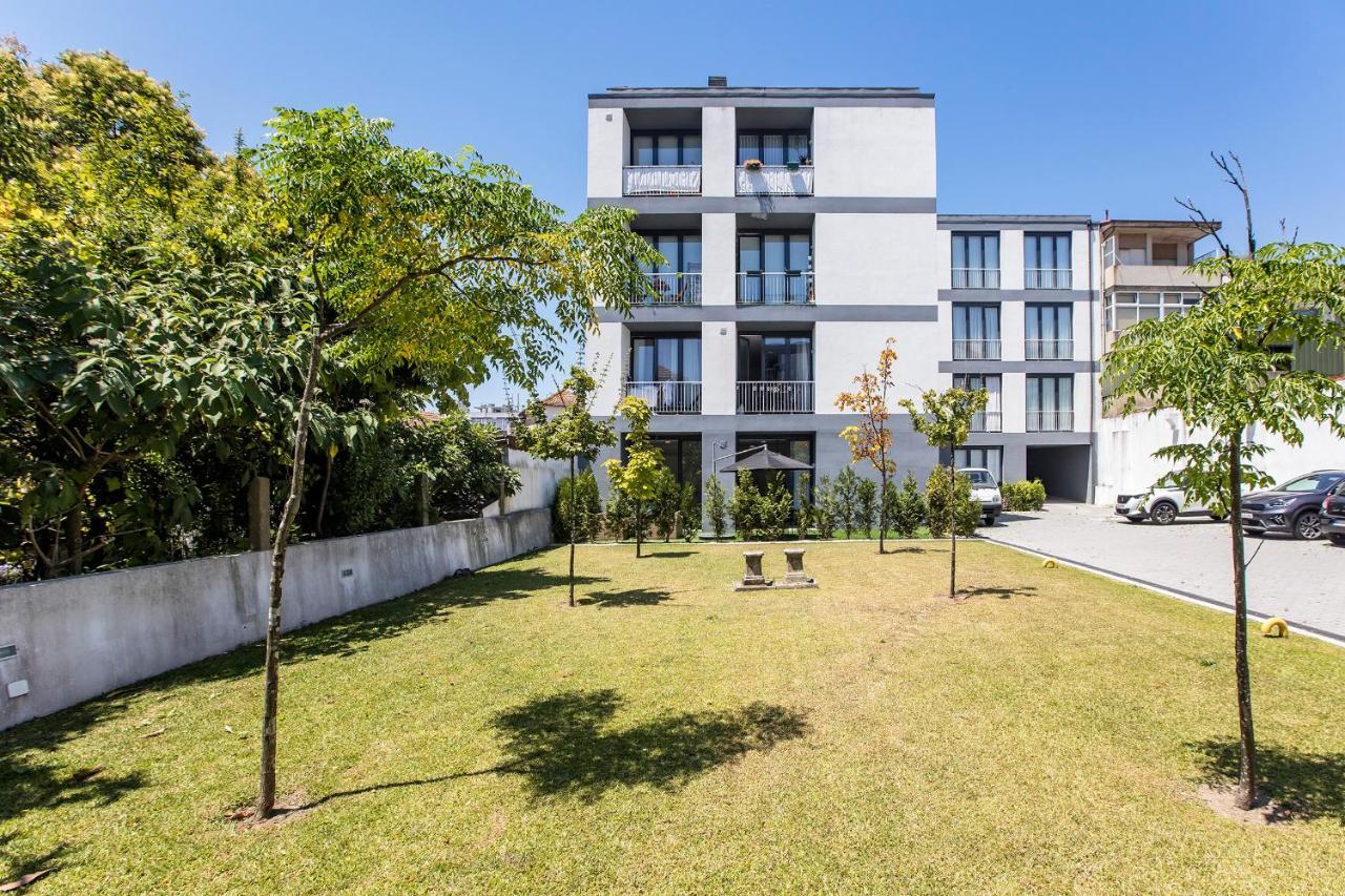 Superb 1br Flat W/ Garden, Ac & Free Parking By Lovelystay Porto