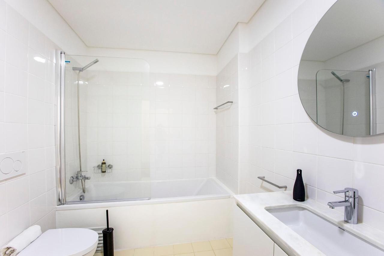 Superb 1br Flat W/ Garden, Ac & Free Parking By Lovelystay Porto