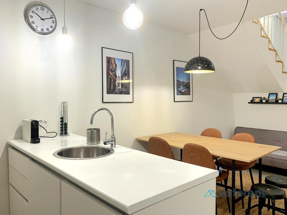 Stylish Triplex Next To Ribeira Porto