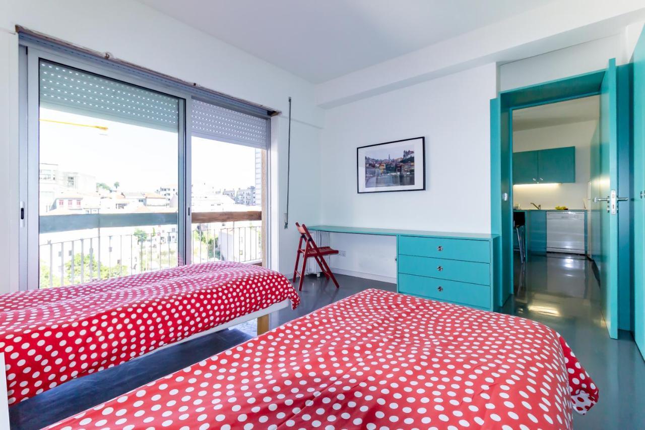 Center Modern 4t With Balcony Apartment
