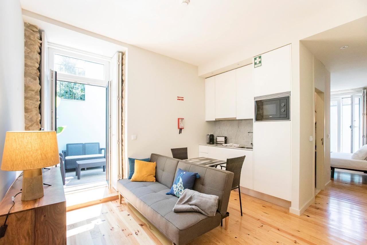 Apartment W/ Pool, Ac & Patio By Lovelystay