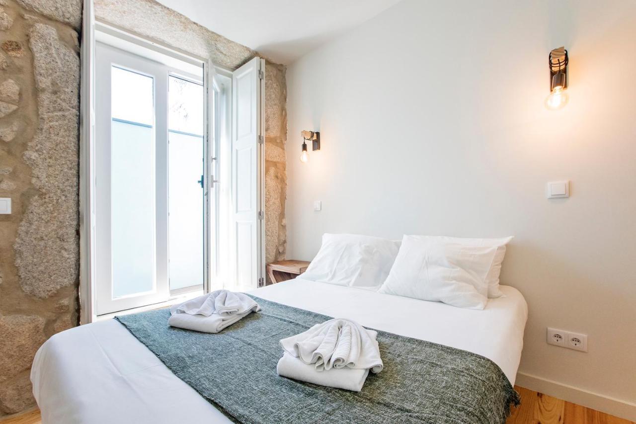 Apartment W/ Pool, Ac & Patio By Lovelystay