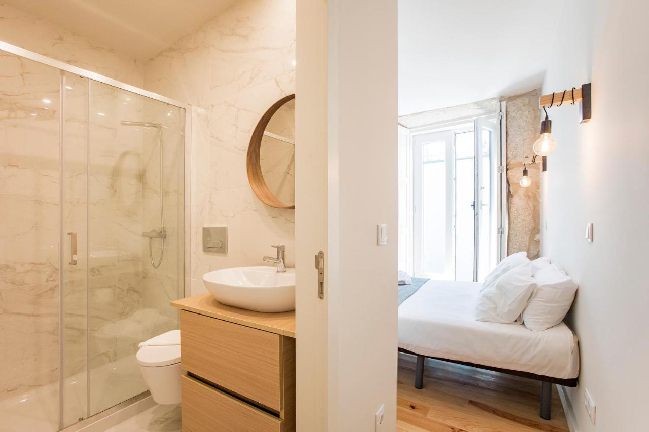Apartment W/ Pool, Ac & Patio By Lovelystay