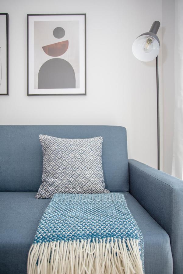 Liiiving In - View Apartment