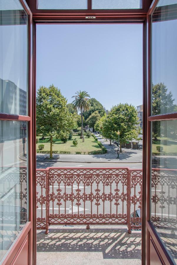 Apartment Liiiving In - View *