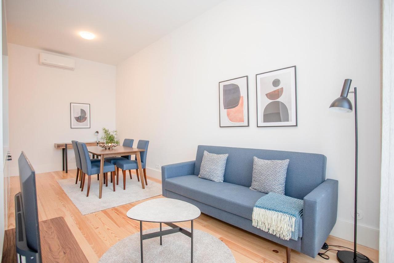 Liiiving In - View Apartment