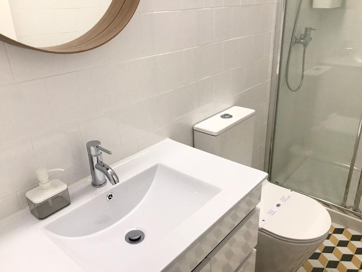 Low Cost Parking - Private Garden - Almada 392 Apartamento *
