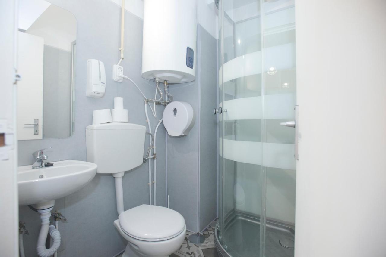 Hostel Automatic