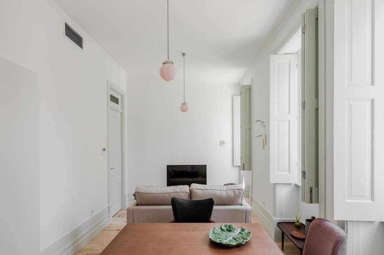 Appartement Charming Camoes In With Ac & Wi-fi