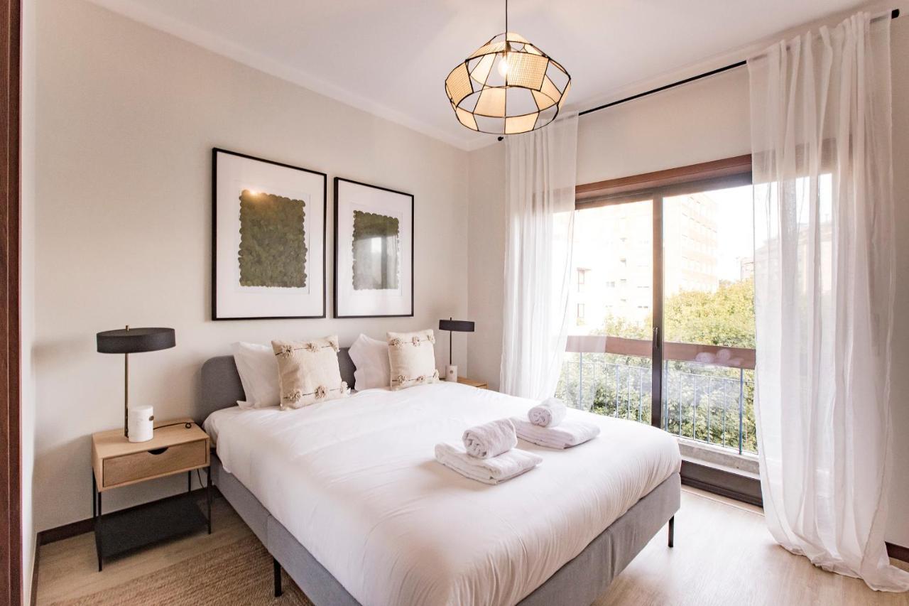 2br Flat In Bonfim W/ Ac & Balcony By Lovelystay