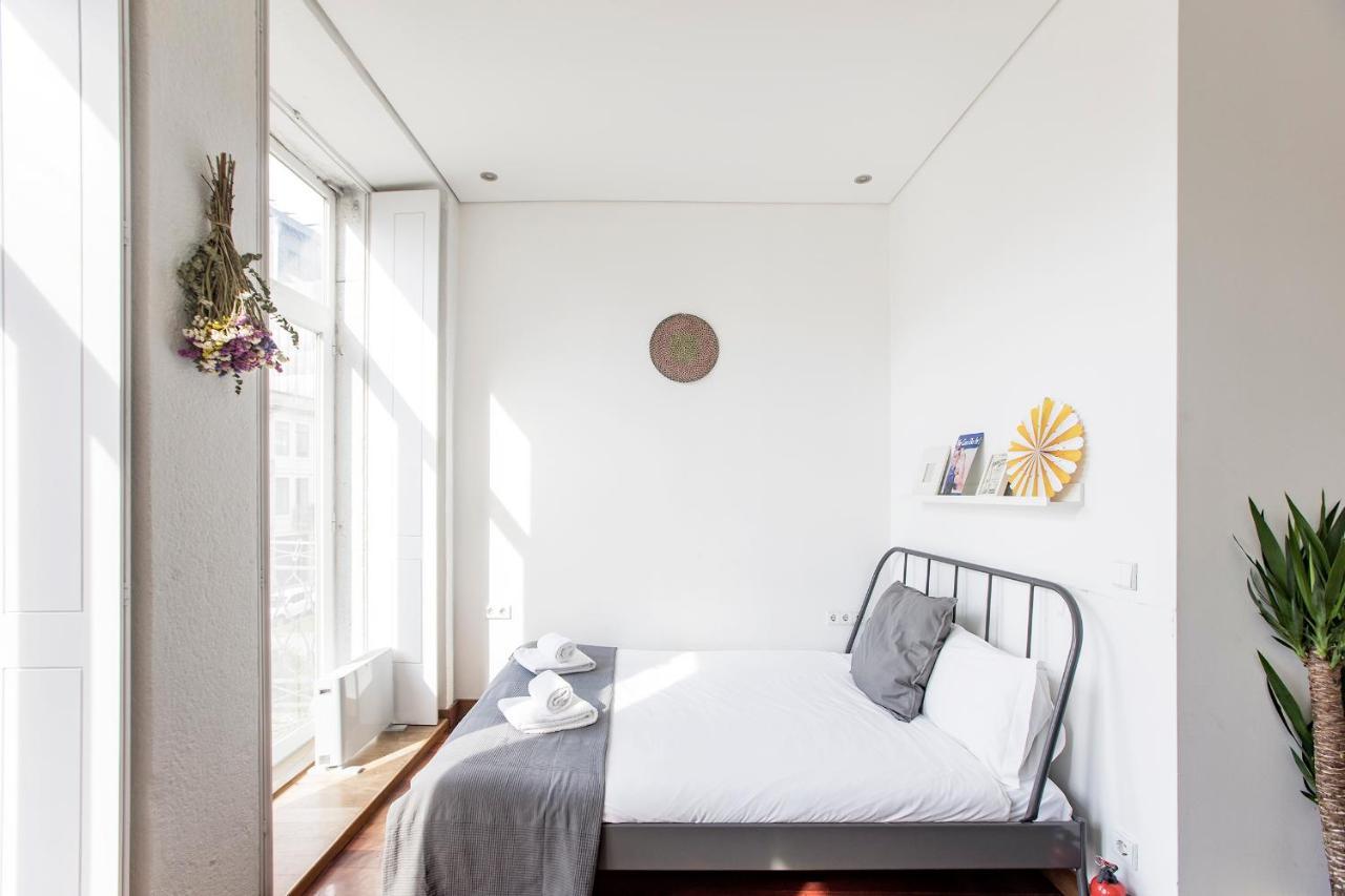 Bonjardim W/ Balcony By Lovelystay Apartment