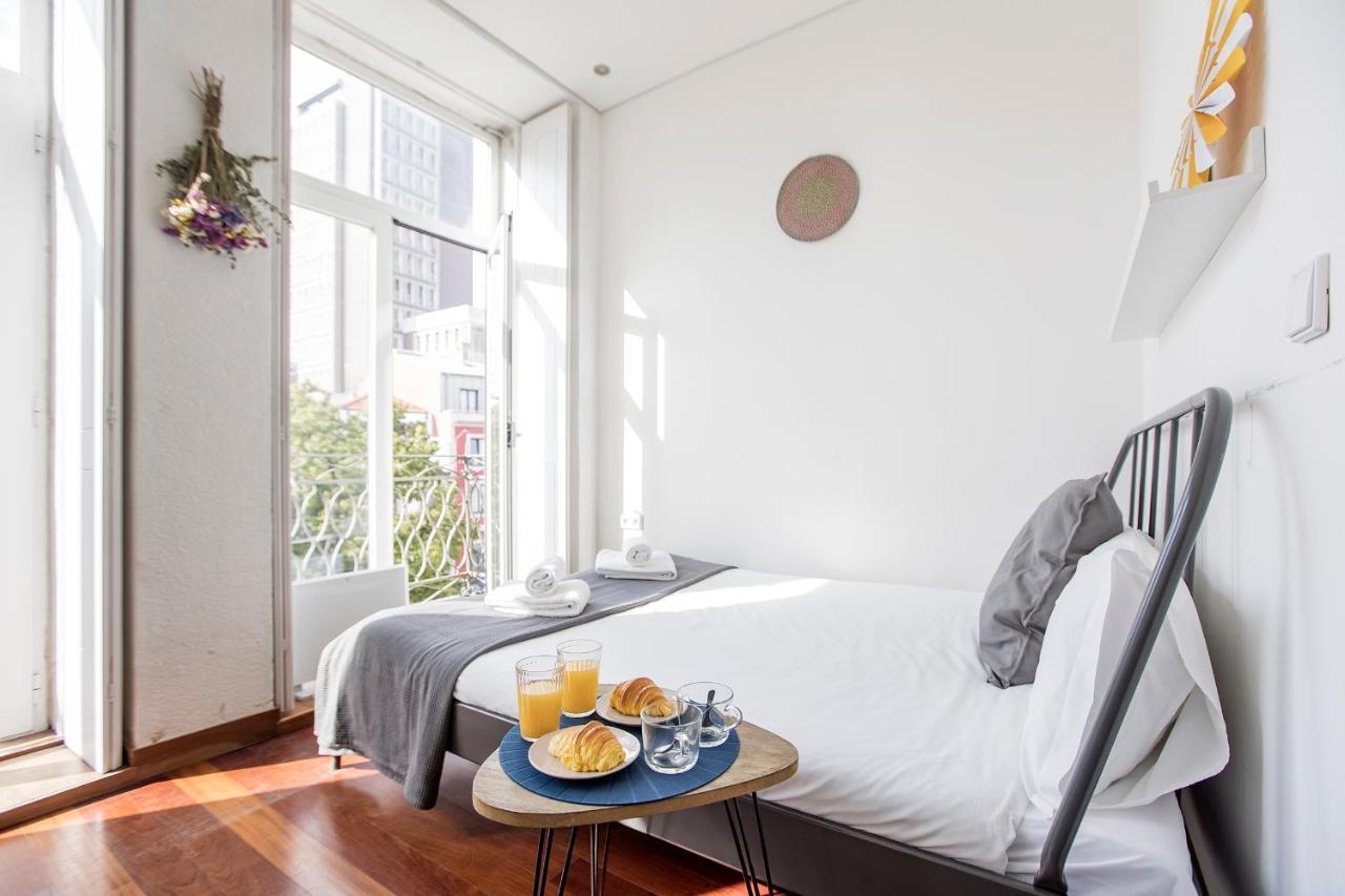Bonjardim W/ Balcony By Lovelystay Porto