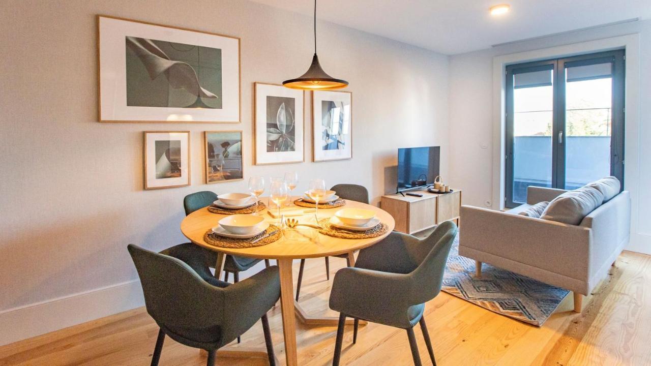 Stylish W/ Ac & Balcony By Lovelystay Apartment