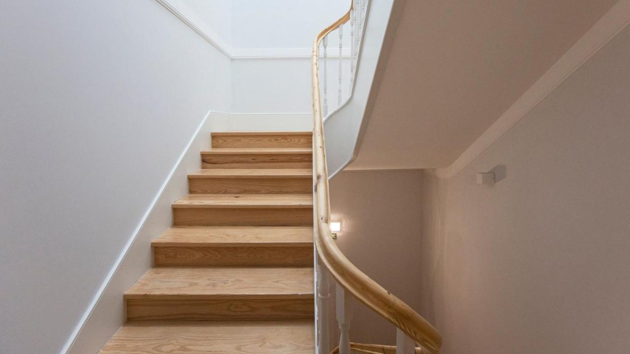 Stylish W/ Ac & Balcony By Lovelystay Apartment *