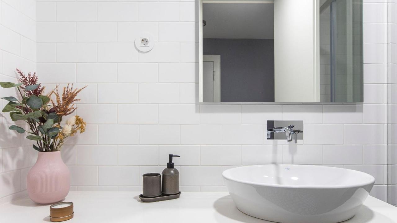 Apartment Stylish W/ Ac & Balcony By Lovelystay Porto