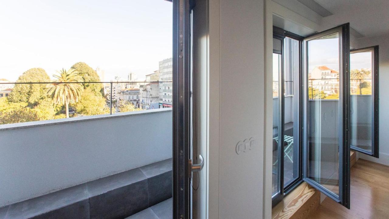 Stylish W/ Ac & Balcony By Lovelystay