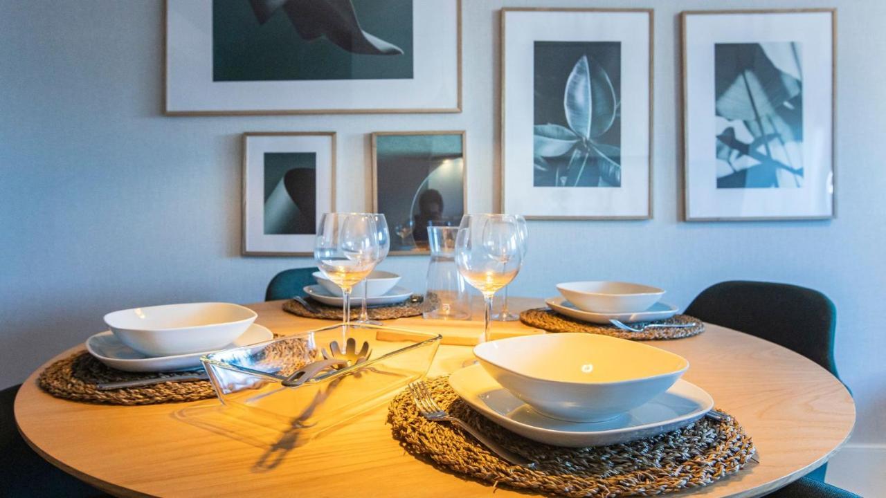 Stylish W/ Ac & Balcony By Lovelystay Apartment