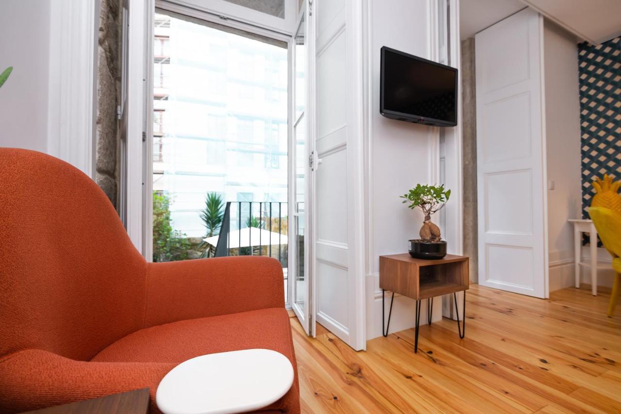 Apartamento Low Cost Parking - Private Garden - Almada 392 Porto