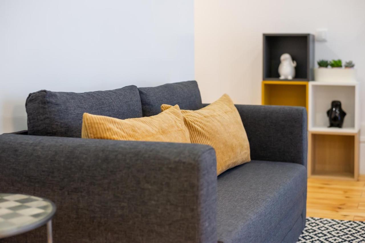 Low Cost Parking - Private Garden - Almada 392 Porto