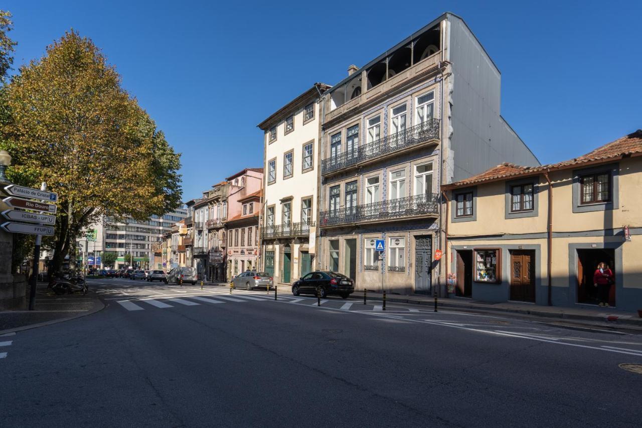 Host Wise - Homely Noble Flats - Garden & Jacuzzi Apartment