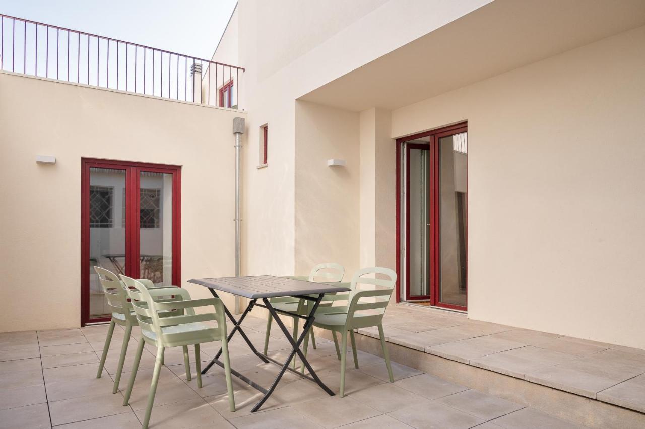 Classic Terrace Apartment *