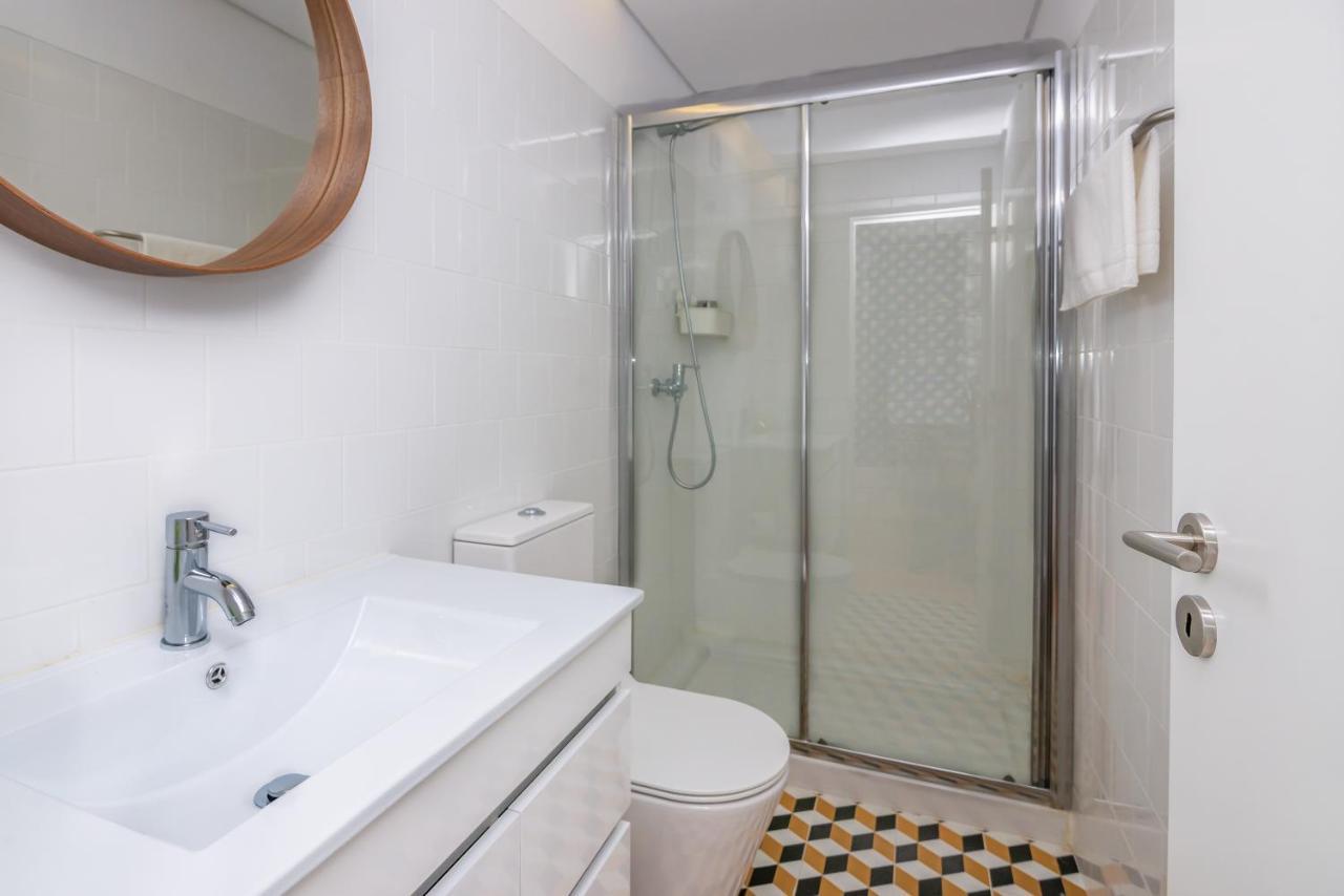 Apartamento Low Cost Parking - Private Garden - Almada 392 *
