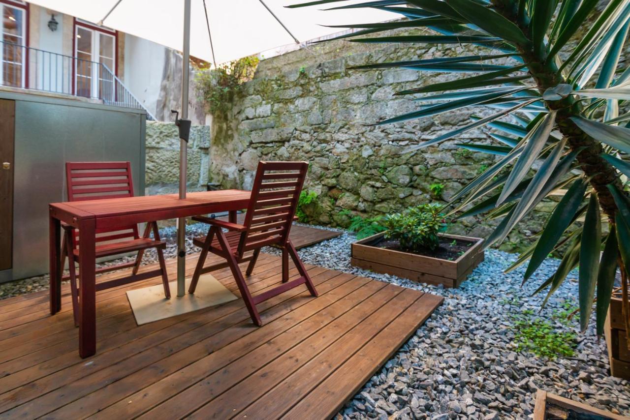 Apartamento Low Cost Parking - Private Garden - Almada 392 *