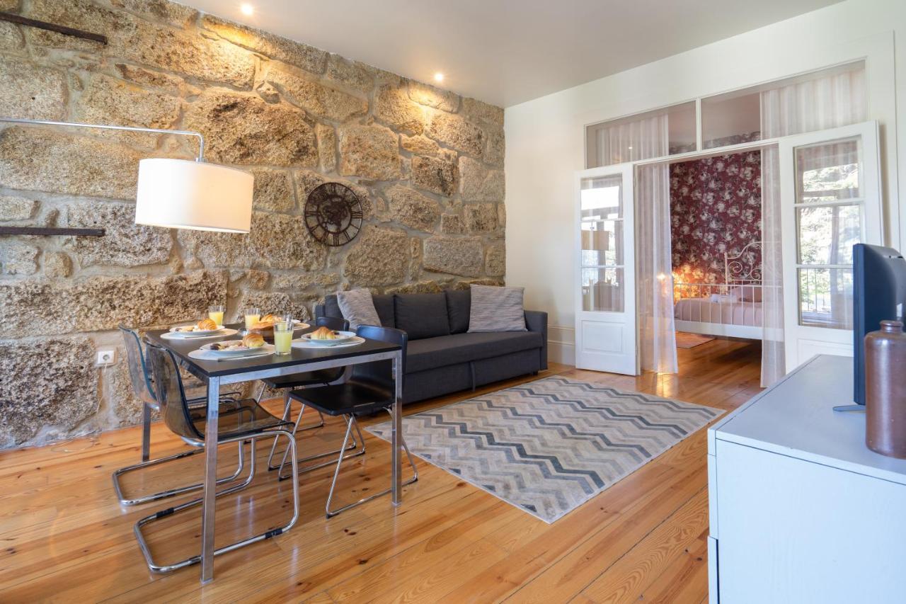 Host Wise - Homely Noble Flats - Garden & Jacuzzi Apartment