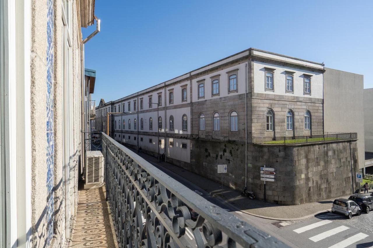 Homely Noble Flats - Garden&jacuzzi Apartment