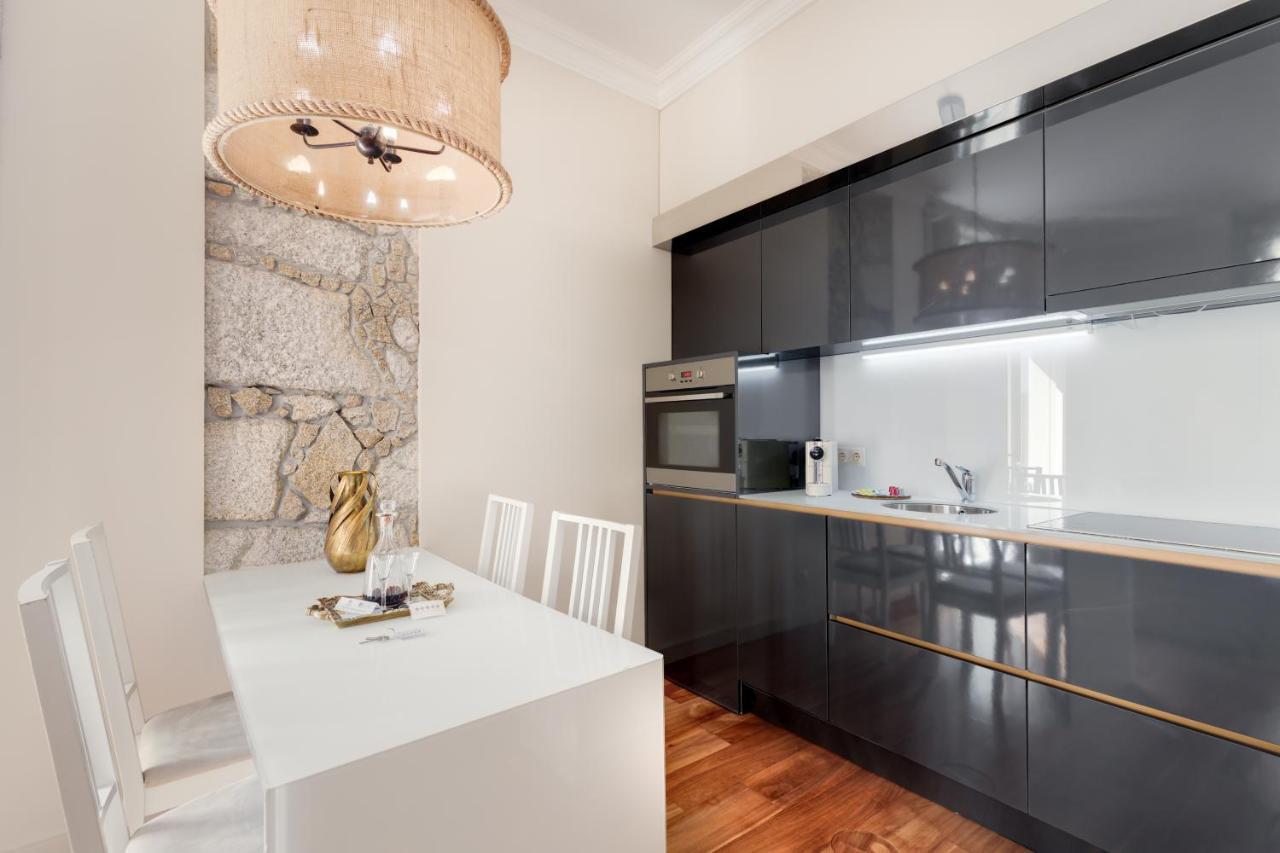 - River Front Apartment