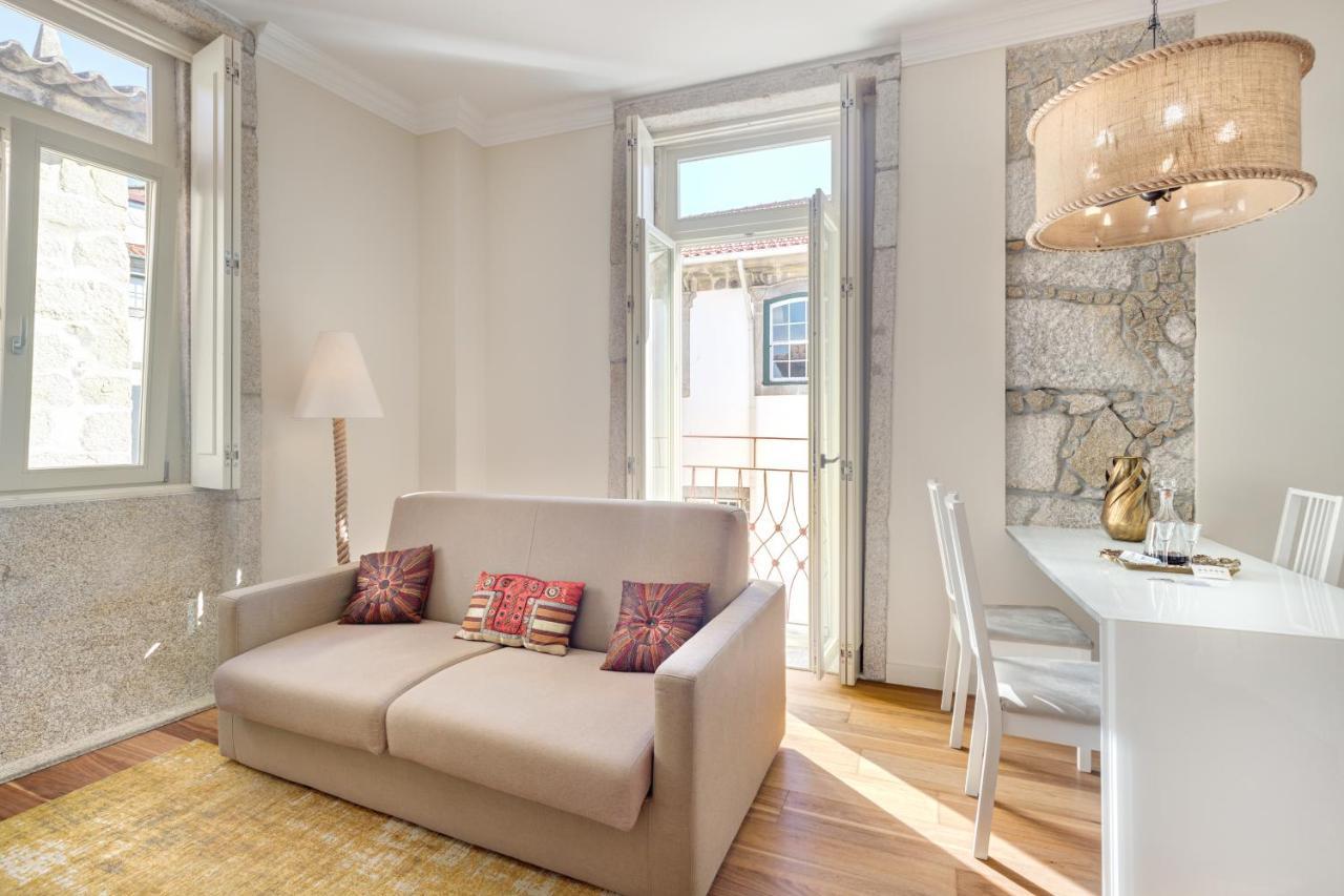 - River Front Apartment *