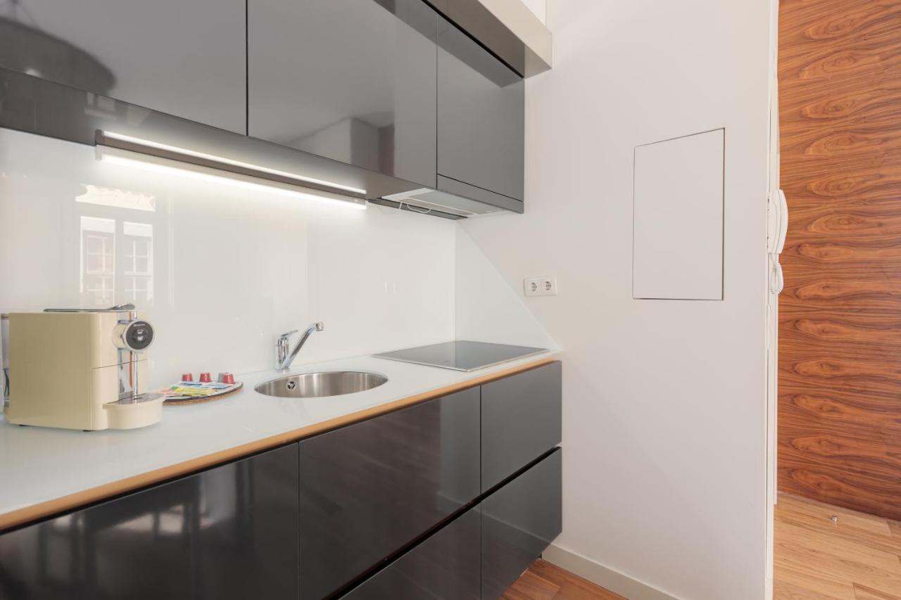 - River Front Apartment *
