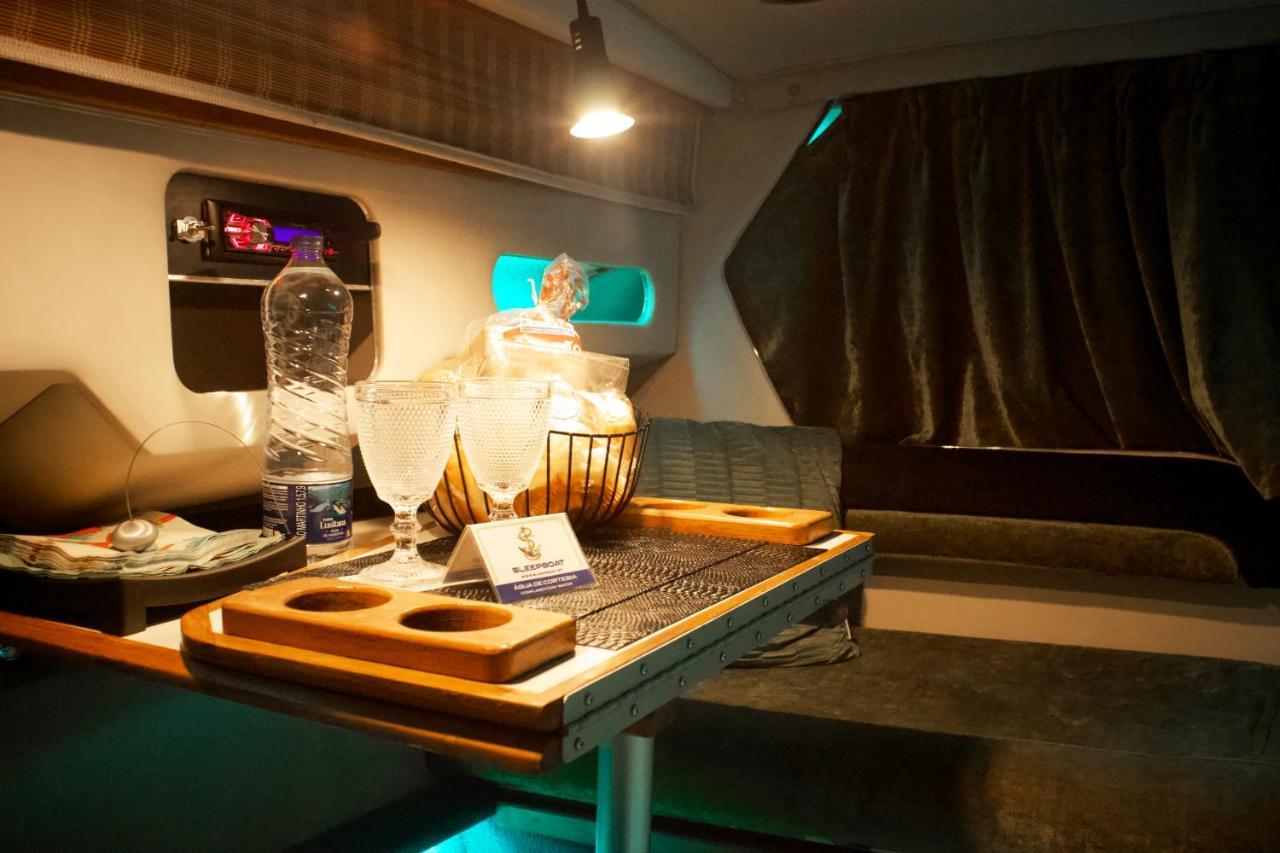 Botel Sleepboat Yacht Porto