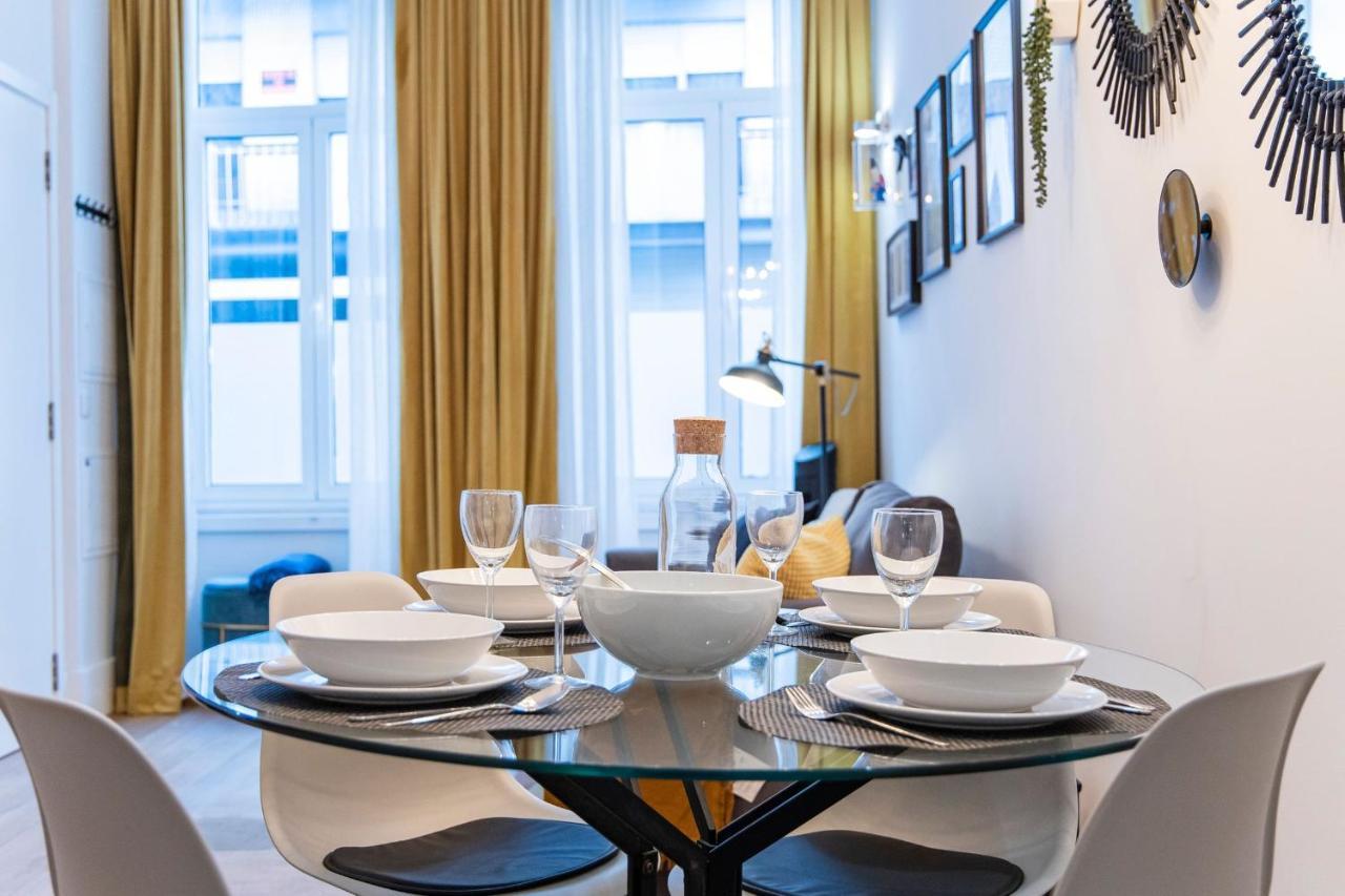 Elegant & Bright Flat By Lovelystay