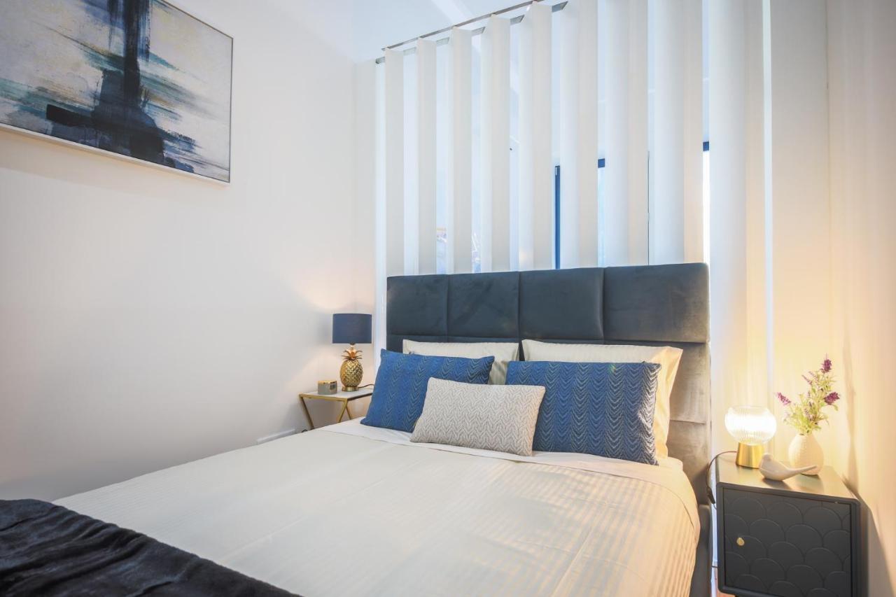 The Twin Apartment